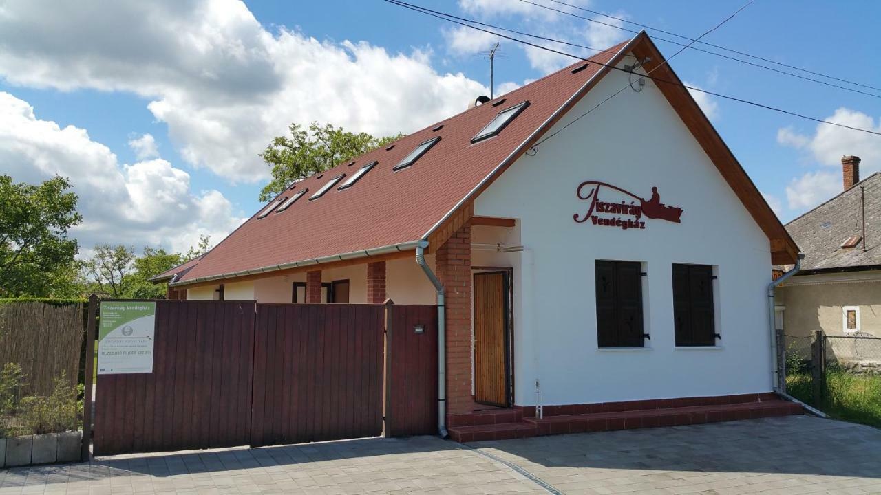 فيلا Tiszavirag Vendeghaz Tiszabábolna المظهر الخارجي الصورة